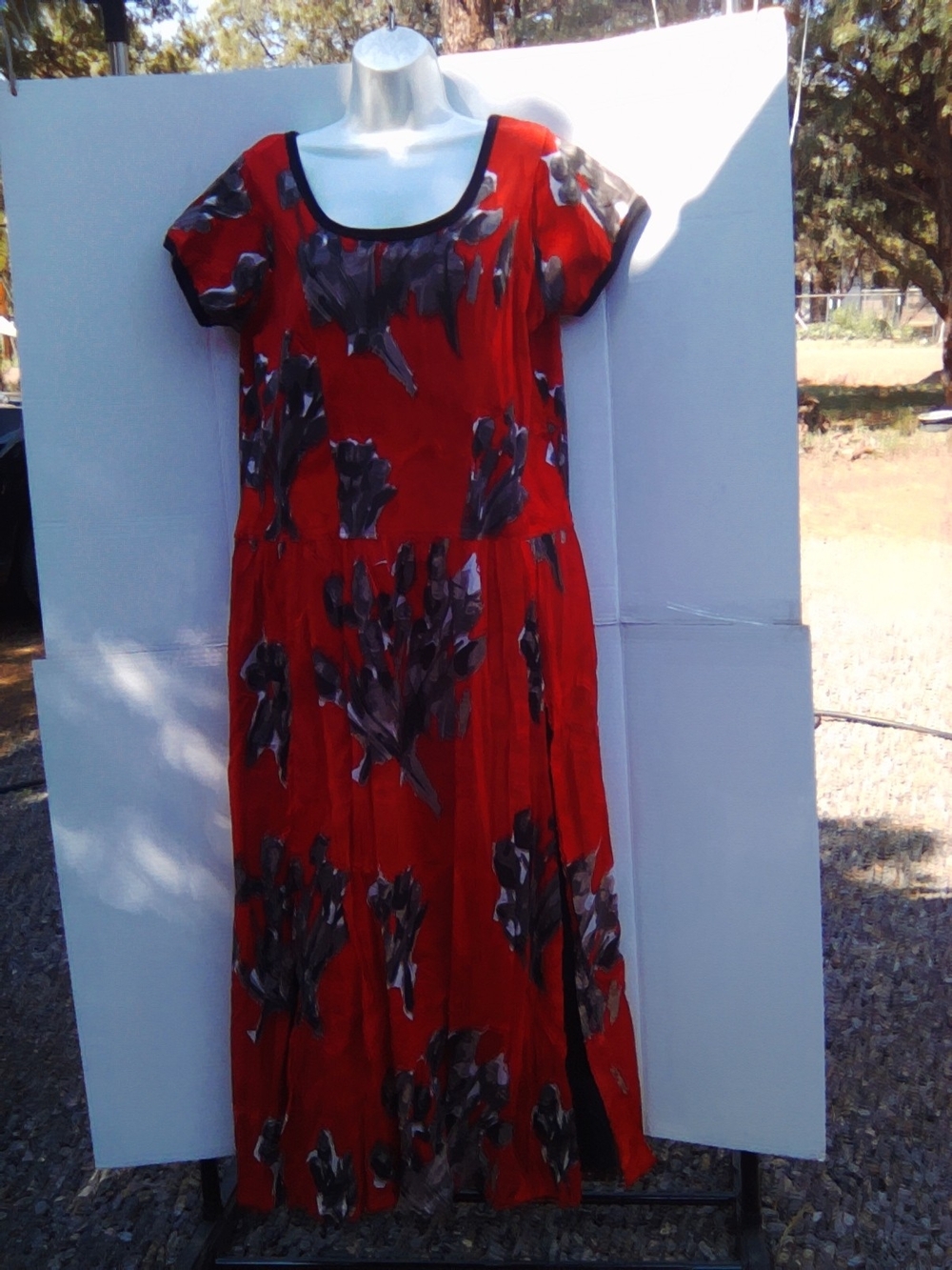 Red Floral Short-Sleeve Maxi Dress - Brand: